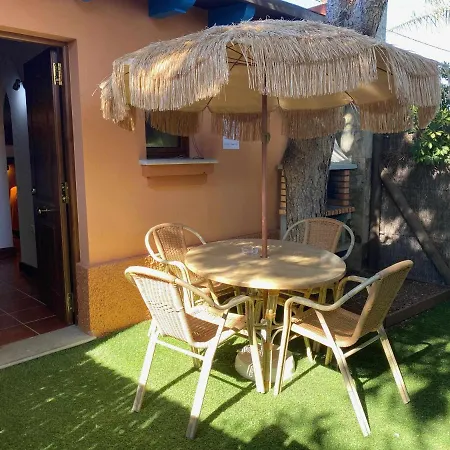 Estudio Pareja Con Jardincito Privado Barbacoa Con Piscina Compartida
